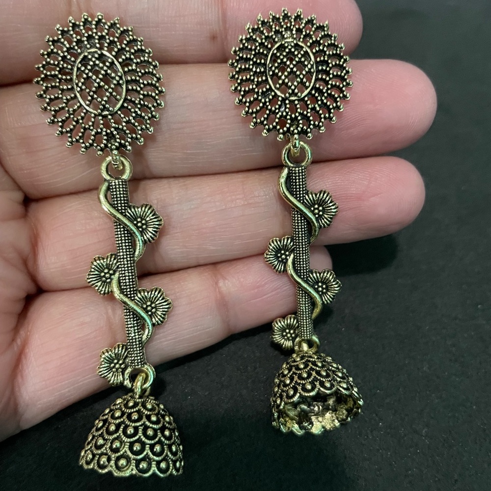 Ethnic earrings lightweight antique gold style